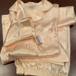 Set of Maidenform pajamas